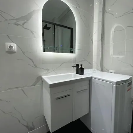 Ath-brand New 2bedroom